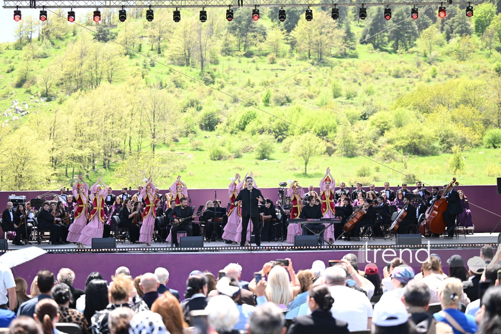 Şuşada "Xarıbülbül" Beynəlxalq Musiqi Festivalının möhtəşəm açılışı keçirilib (FOTO/VİDEO)