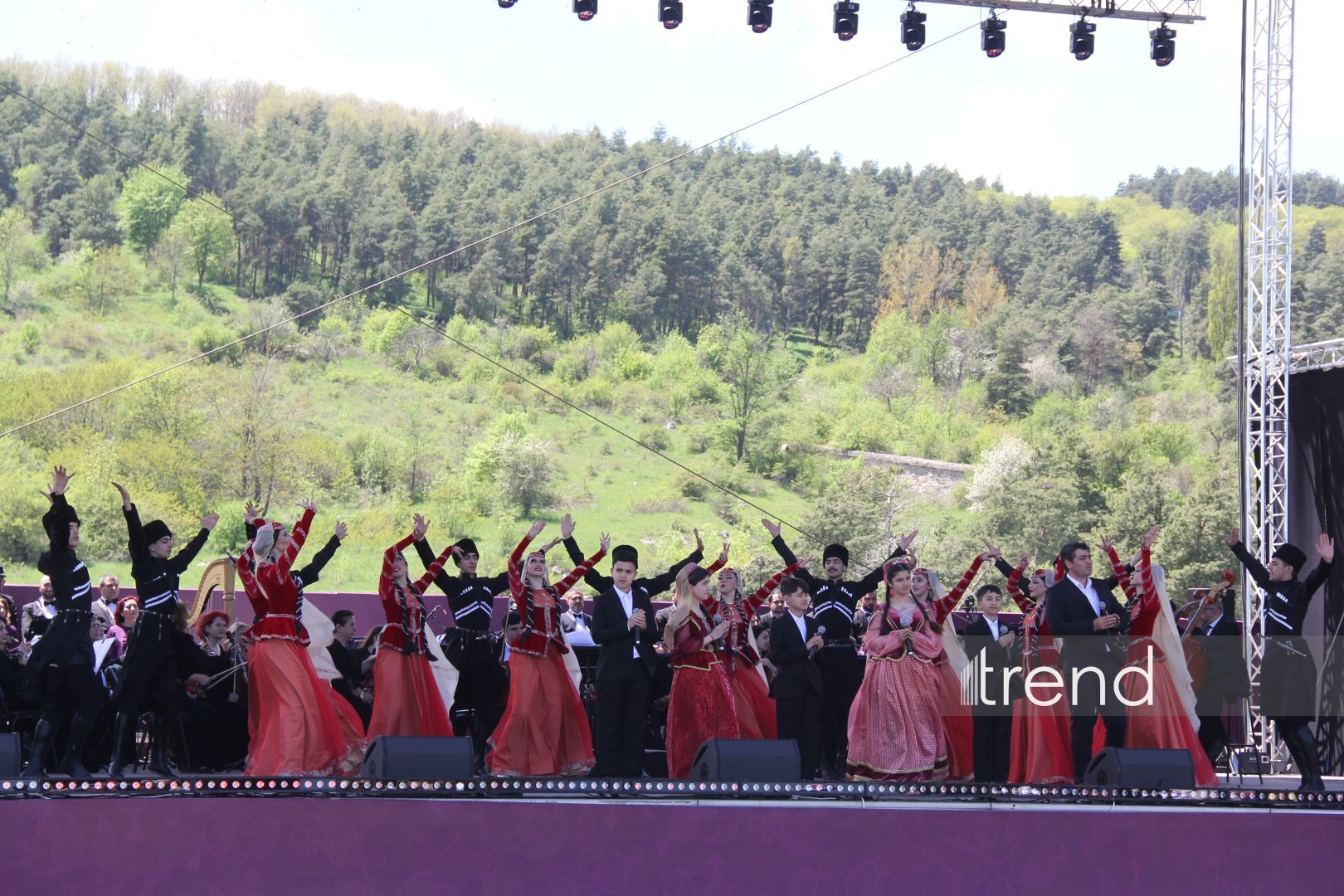 Şuşada "Xarıbülbül" Beynəlxalq Musiqi Festivalının möhtəşəm açılışı keçirilib (FOTO/VİDEO)