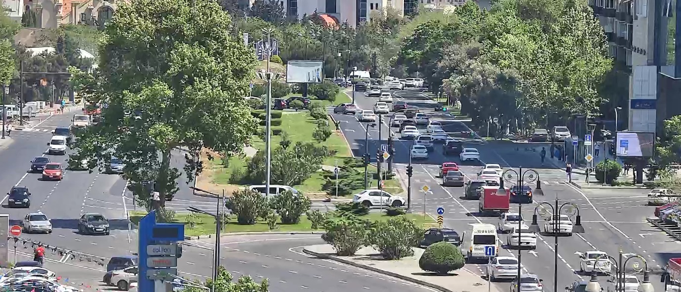Paytaxtın Tbilisi prospektində yenilik edildi (FOTO)