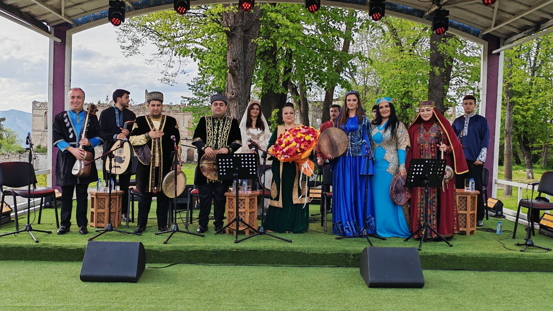 “Xarıbülbül” festivalı Səkinə İsmayılova və tələbələrinin konserti ilə başa çatıb (FOTO/VİDEO)