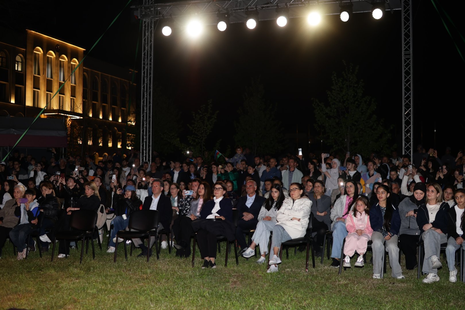 “Turan” Etno-Folk Ansamblı “Xarıbülbül” musiqi festivalında çıxış edib (FOTO/VİDEO)