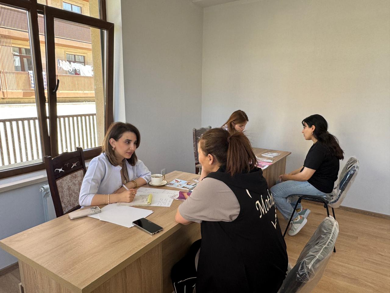 Cəbrayılda qadın və uşaqlara tibbi dəstək aksiyası keçirilib (FOTO)
