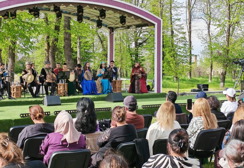 “Xarıbülbül” festivalı Səkinə İsmayılova və tələbələrinin konserti ilə başa çatıb (FOTO/VİDEO)