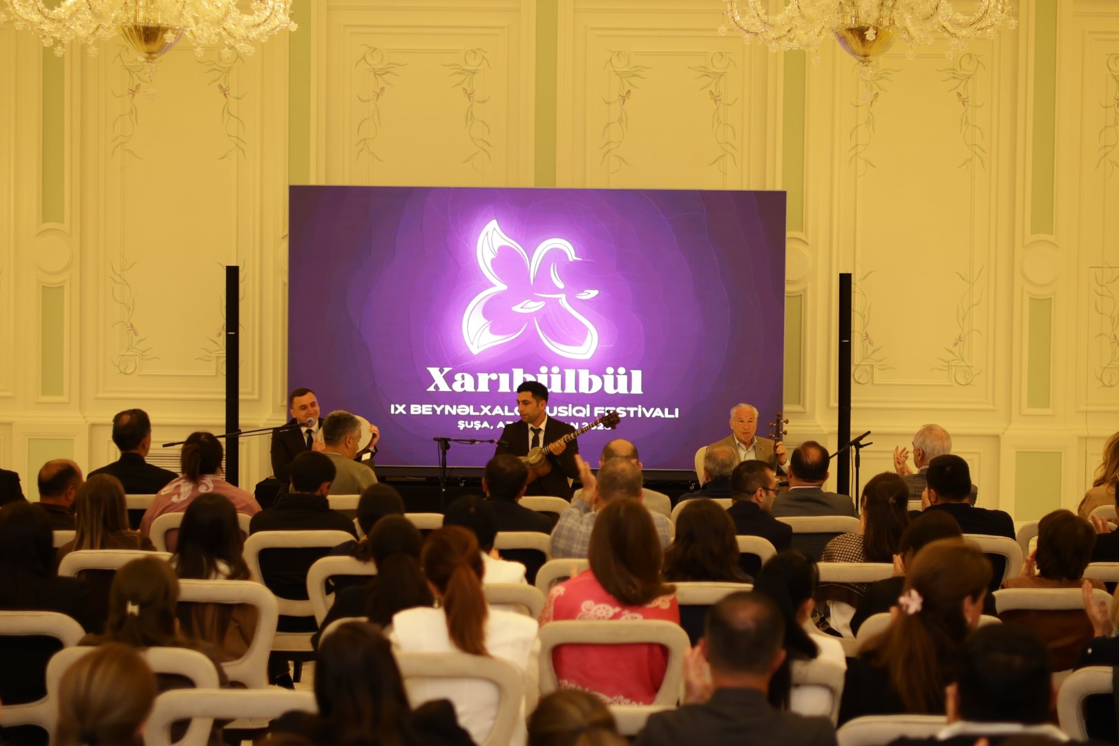 “Xarıbülbül” festivalında “Şuşa, sevgilim” filmi nümayiş olunub (FOTO)