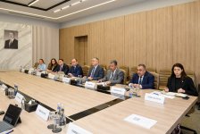 İnternet sahəsində təkmilləşmələrin və kommunikasiyanın həyata keçirilməsi üzrə görülən işlər müzakirə olunub (FOTO)