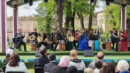 “Xarıbülbül” festivalı Səkinə İsmayılova və tələbələrinin konserti ilə başa çatıb (FOTO/VİDEO)