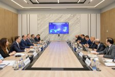 İnternet sahəsində təkmilləşmələrin və kommunikasiyanın həyata keçirilməsi üzrə görülən işlər müzakirə olunub (FOTO)