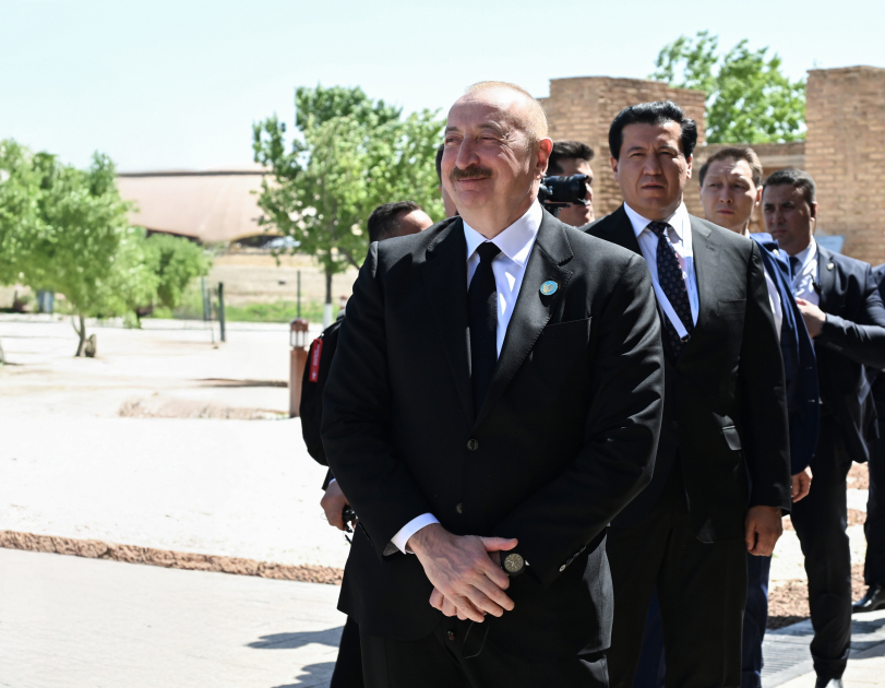 Prezident İlham Əliyev və TDT-nin qeyri-rəsmi Zirvə görüşünün digər iştirakçıları Türküstanda bir sıra mədəni məkanlarla tanış olublar (FOTO) (YENİLƏNİB)
