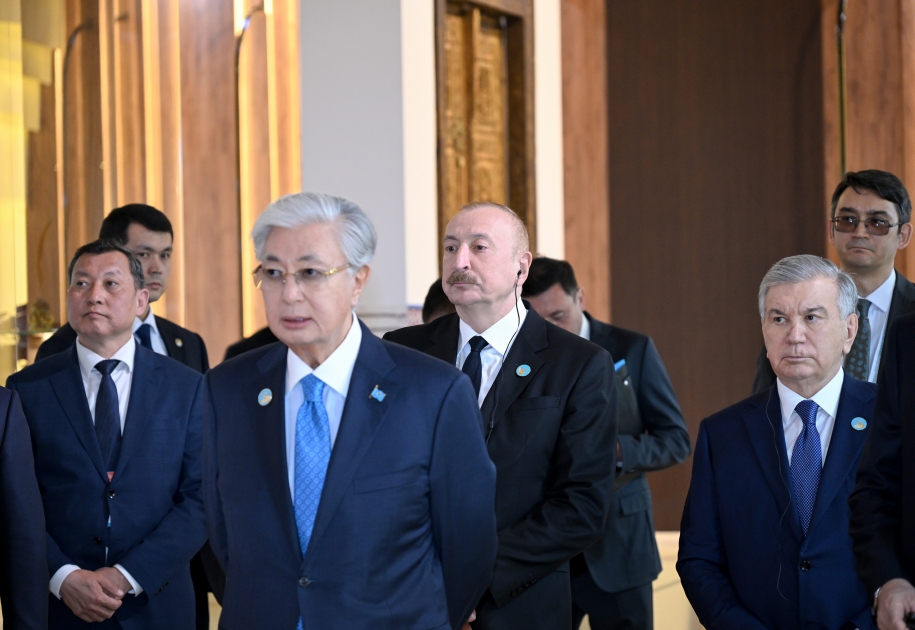 Prezident İlham Əliyev və TDT-nin qeyri-rəsmi Zirvə görüşünün digər iştirakçıları Türküstanda bir sıra mədəni məkanlarla tanış olublar (FOTO) (YENİLƏNİB)
