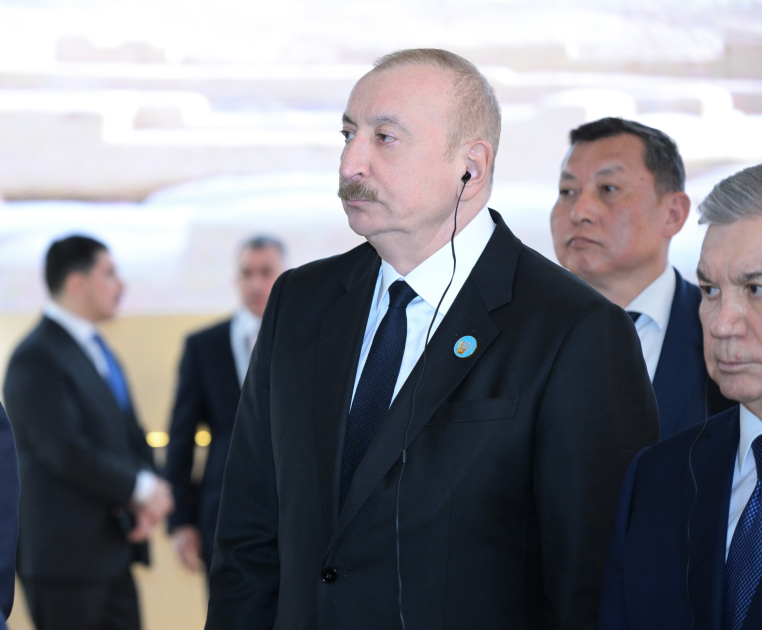 Prezident İlham Əliyev və TDT-nin qeyri-rəsmi Zirvə görüşünün digər iştirakçıları Türküstanda bir sıra mədəni məkanlarla tanış olublar (FOTO) (YENİLƏNİB)