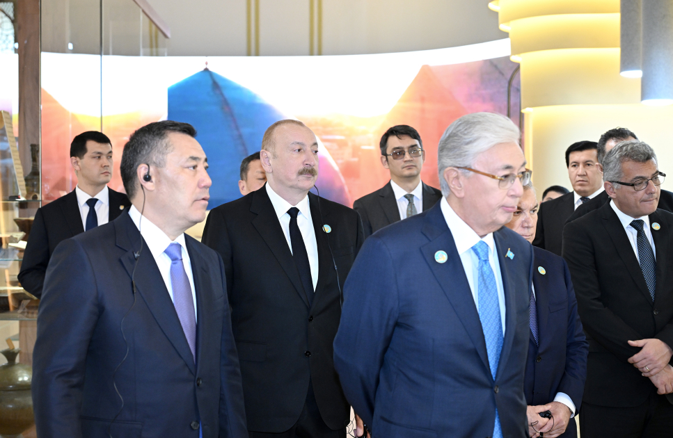 Prezident İlham Əliyev və TDT-nin qeyri-rəsmi Zirvə görüşünün digər iştirakçıları Türküstanda bir sıra mədəni məkanlarla tanış olublar (FOTO) (YENİLƏNİB)