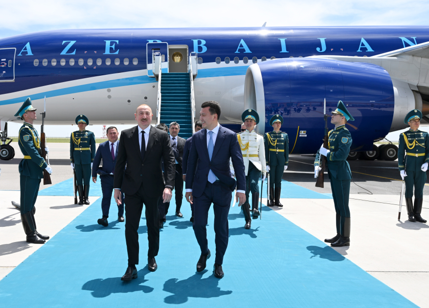Prezident İlham Əliyev Qazaxıstana işgüzar səfərə gəlib (FOTO)