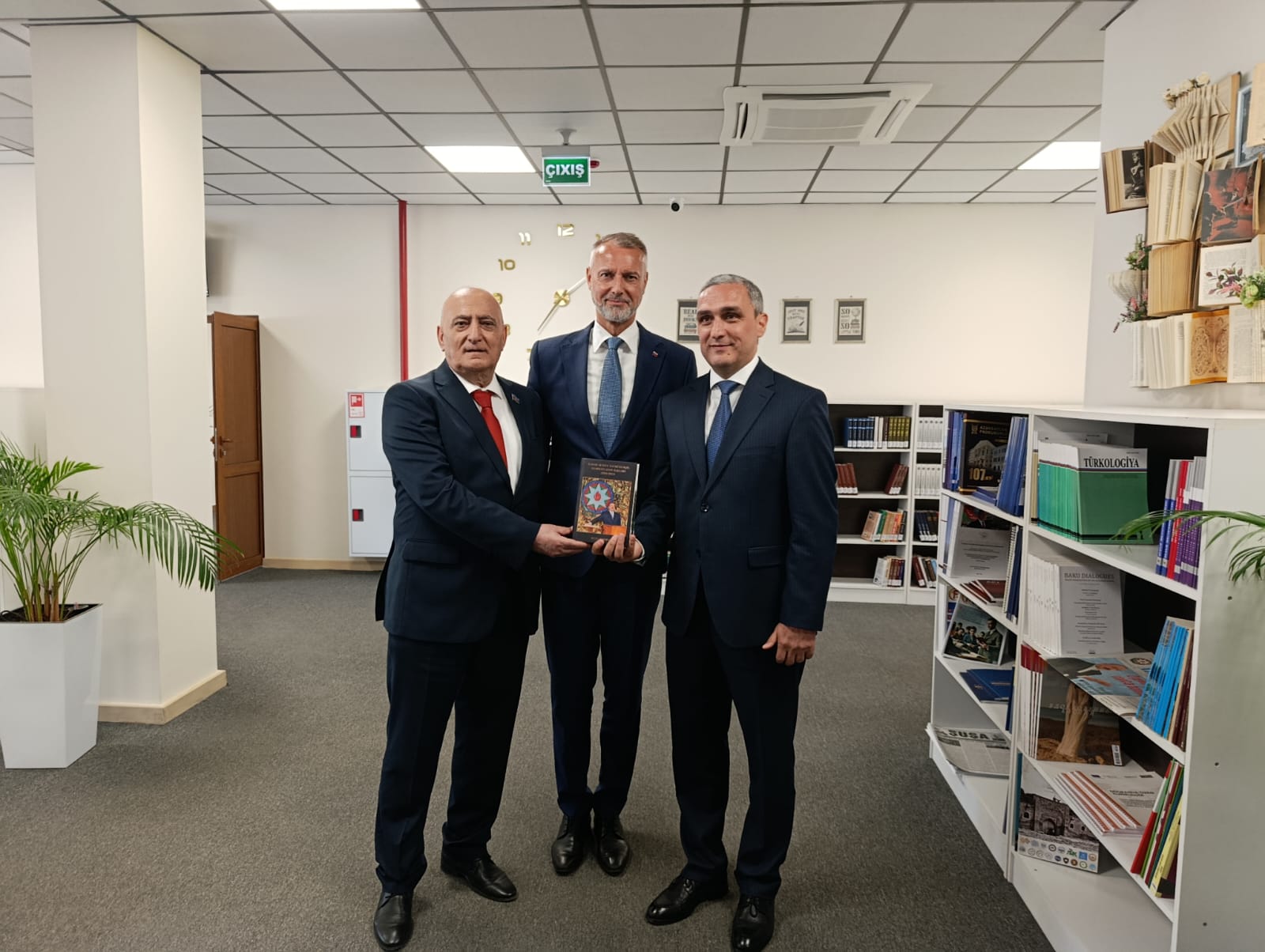 Slovakiya Milli Şurası sədrinin başçılıq etdiyi nümayəndə heyəti Xankəndidə quruculuq işləri ilə tanış olub (FOTO)