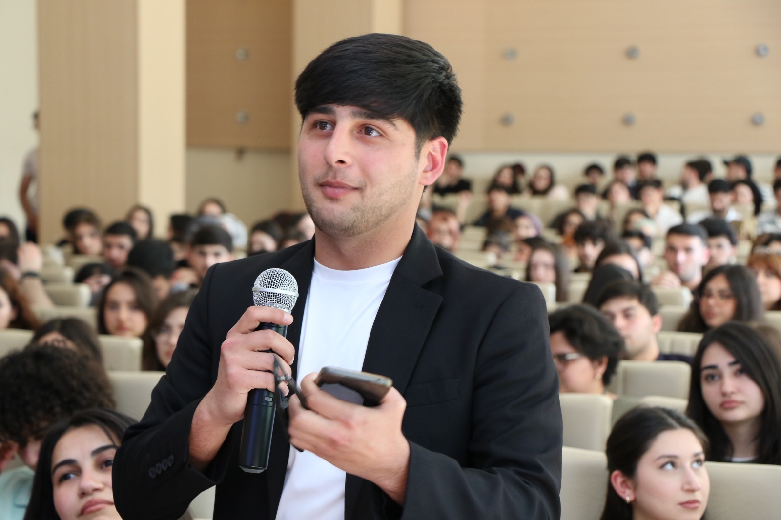 AzMİU-da şəhərsalma mühitində mikromobilliyin qurulması müzakirə edilib (FOTO)