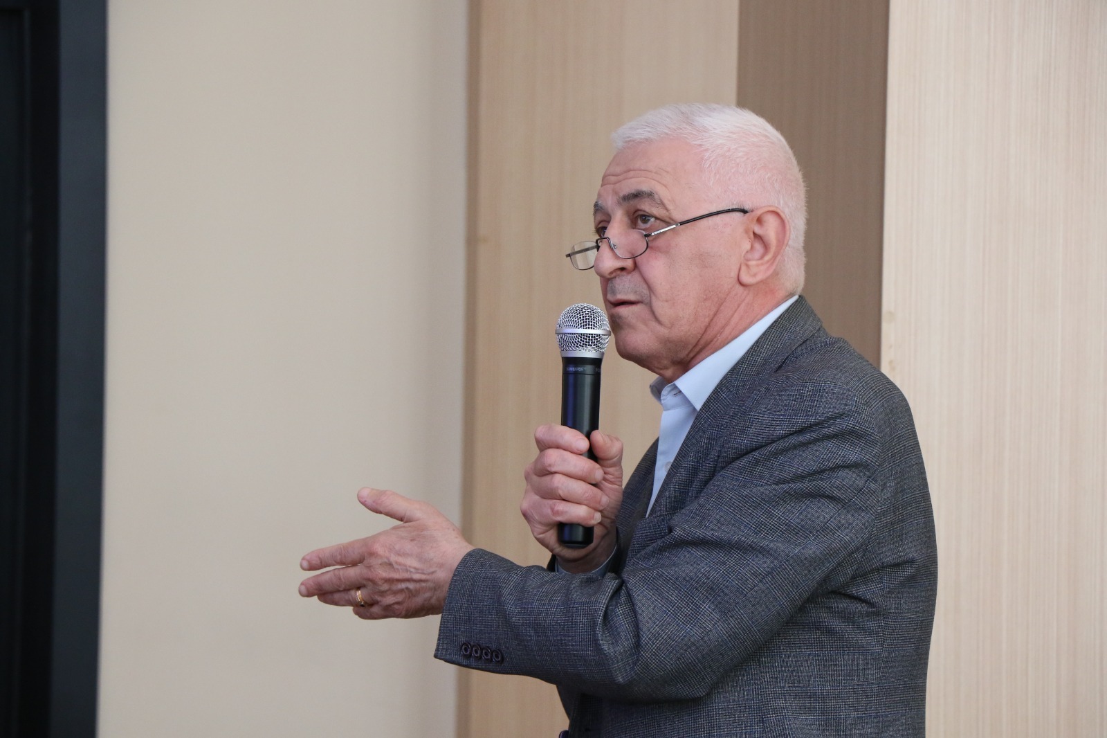AzMİU-da şəhərsalma mühitində mikromobilliyin qurulması müzakirə edilib (FOTO)