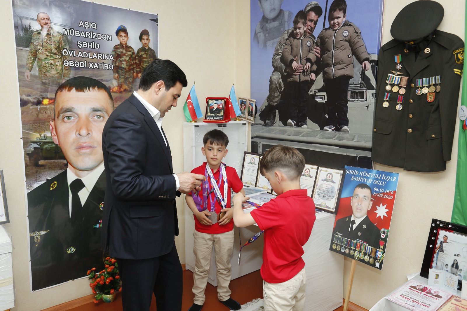 Elnur Rzayev 10 yaşı tamam olan şəhid övladlarını təbrik edib (FOTO)