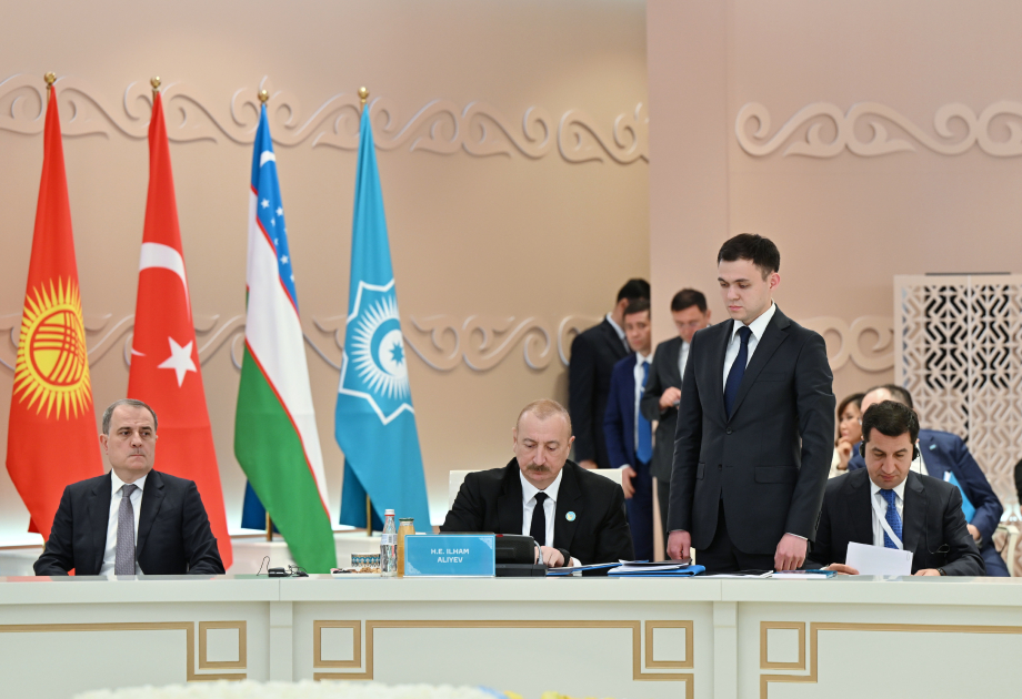 Prezident İlham Əliyev Türküstanda TDT-nin qeyri-rəsmi Zirvə görüşündə iştirak edib (FOTO/VİDEO)(YENİLƏNİB)