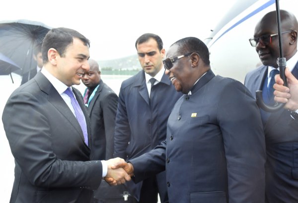 Zimbabve Respublikasının Vitse-prezidenti Azərbaycana səfərə gəlib