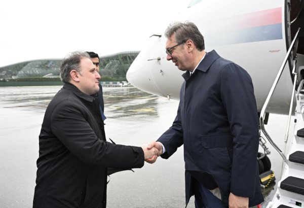 Serbiya Prezidenti Azərbaycana səfərə gəlib (FOTO)