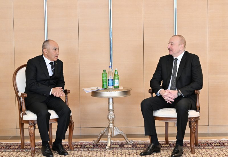 Prezident İlham Əliyev Türkmənistanın Arkadağ şəhərinin Tikinti üzrə Dövlət Komitəsinin sədrini qəbul edib (FOTO) (YENİLƏNİB)
