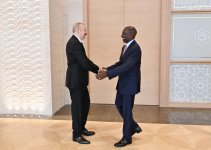 Prezident İlham Əliyev Keniya Prezidentinin başçılıq etdiyi nümayəndə heyəti ilə görüşüb (FOTO)