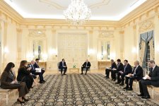 Prezident İlham Əliyev Serbiya Prezidenti ilə görüşüb (FOTO)