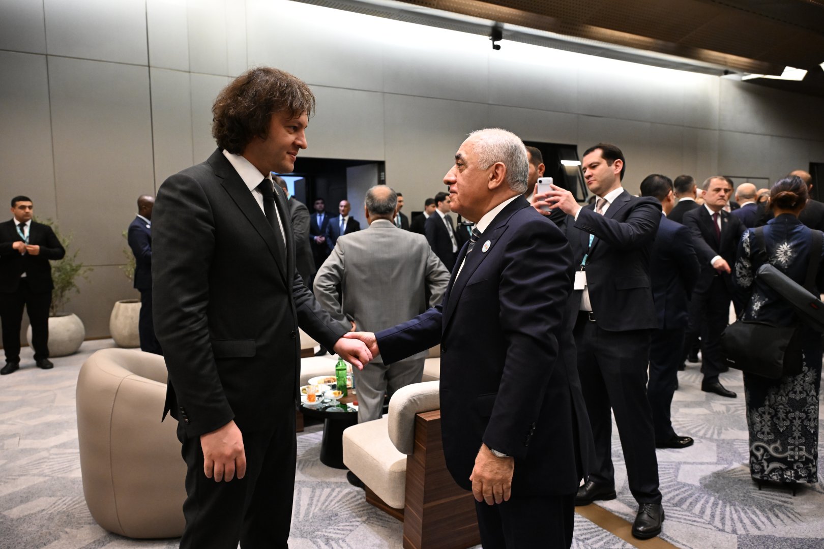 Əli Əsədov WUF13-ün açılış mərasimi çərçivəsində bir sıra görüşlər keçirib (FOTO)