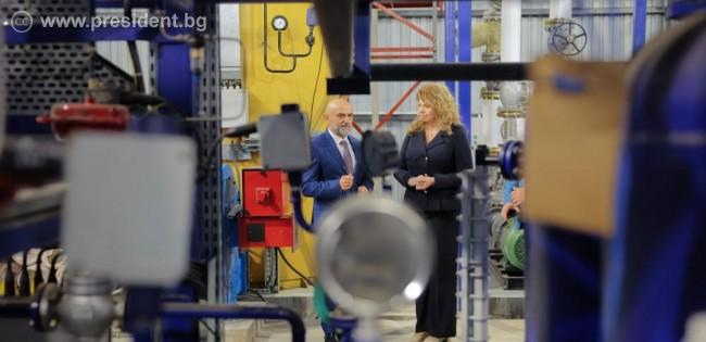 İliyana Yotova Bolqarıstan investisiyası hesabına tikilmiş Azərbaycan zavoduna baş çəkib (FOTO)