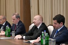 Prezident İlham Əliyev Özbəkistan Prezidenti Şavkat Mirziyoyevlə görüşüb (FOTO)