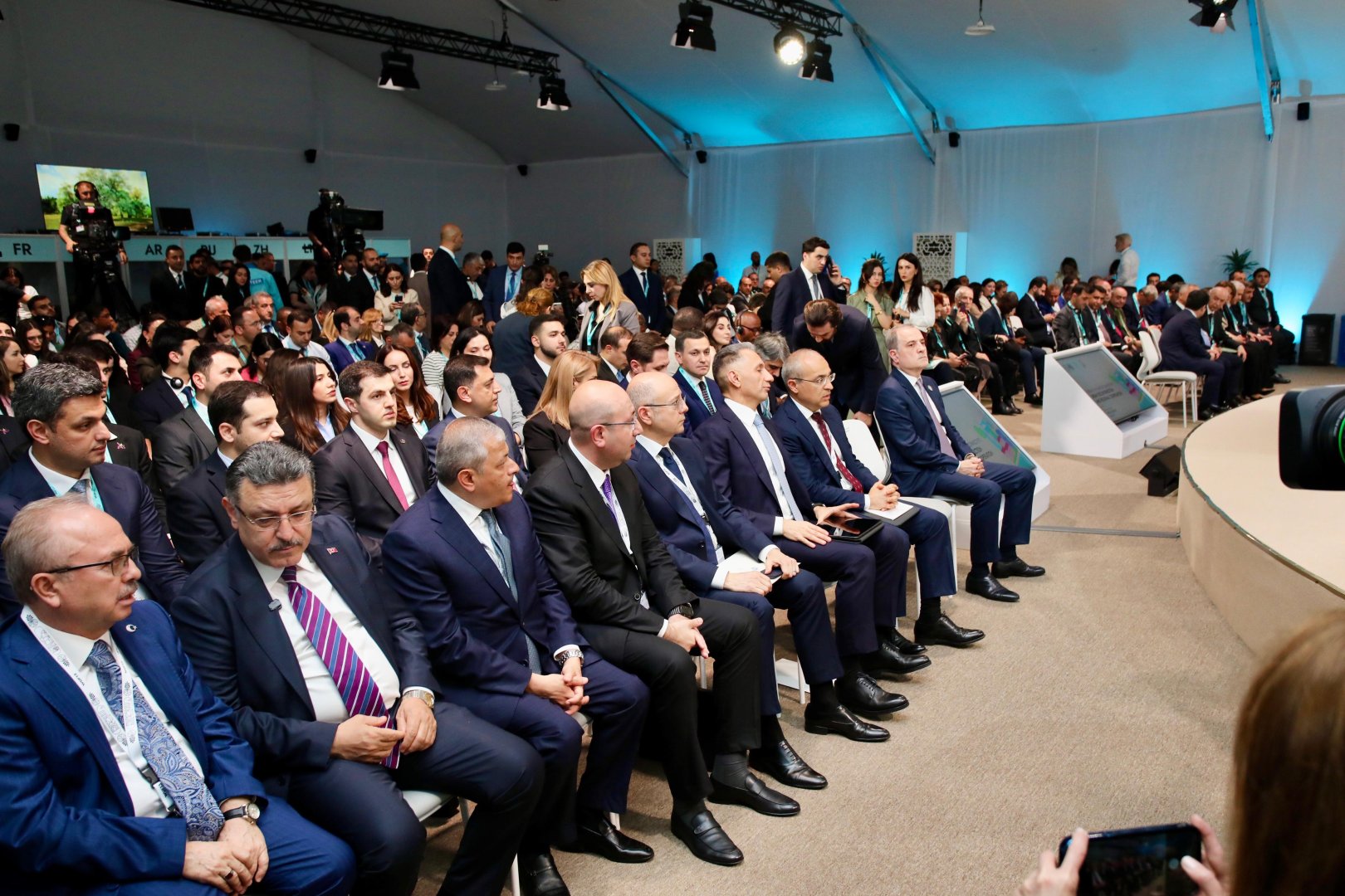 Gələcəyin şəhərləri az enerji ilə daha çox dəyər yaradan şəhərlər olacaq - Energetika naziri