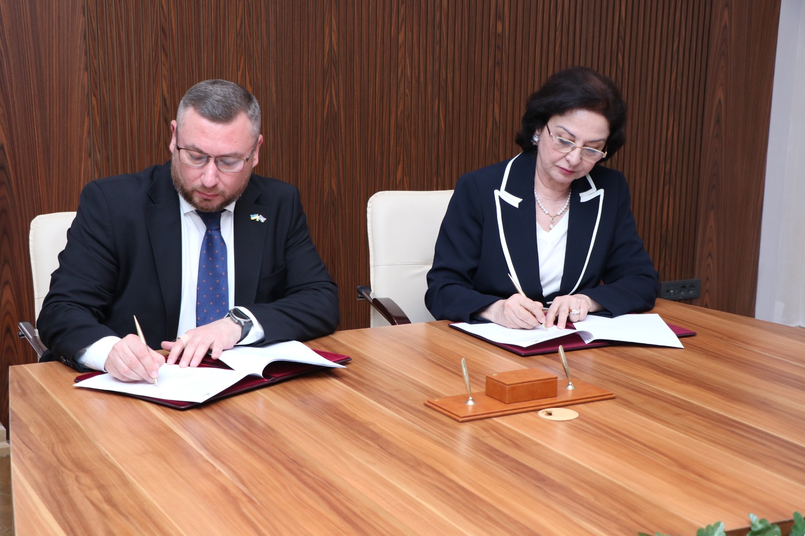 WUF13 çərçivəsində ölkəmizə səfər edən Kiyev Milli İnşaat və Memarlıq Universitetinin nümayəndə heyəti AzMİU-da olub (FOTO)