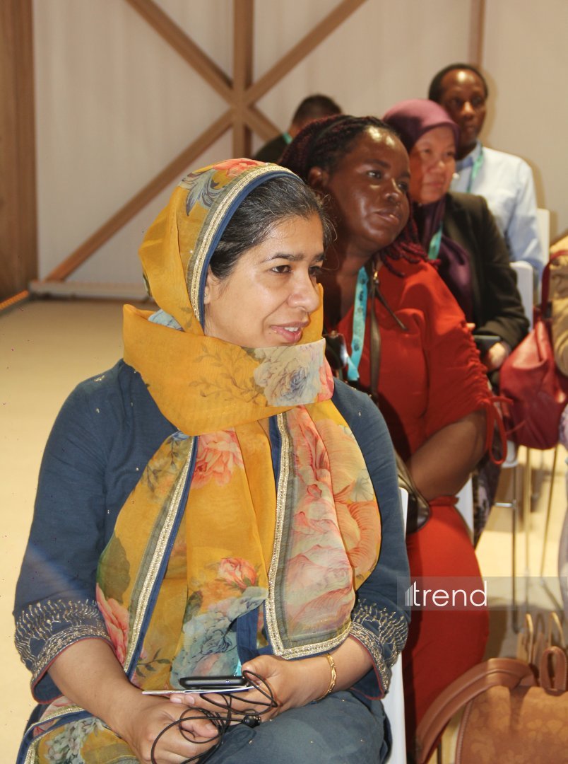 WUF13-ün ən diqqətçəkən milli geyimləri - bütün dünya bir pavilyonda (FOTO)
