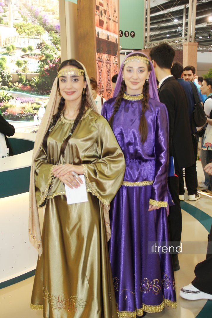 WUF13-ün ən diqqətçəkən milli geyimləri - bütün dünya bir pavilyonda (FOTO)