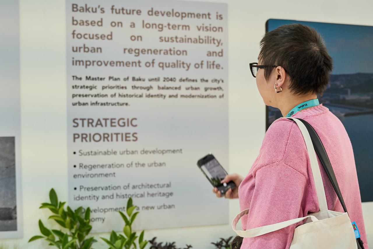 Azərbaycan pavilyonu WUF13 çərçivəsində təşkil olunan “Urban Expo” sərgisində fəaliyyətə başlayıb (FOTO)