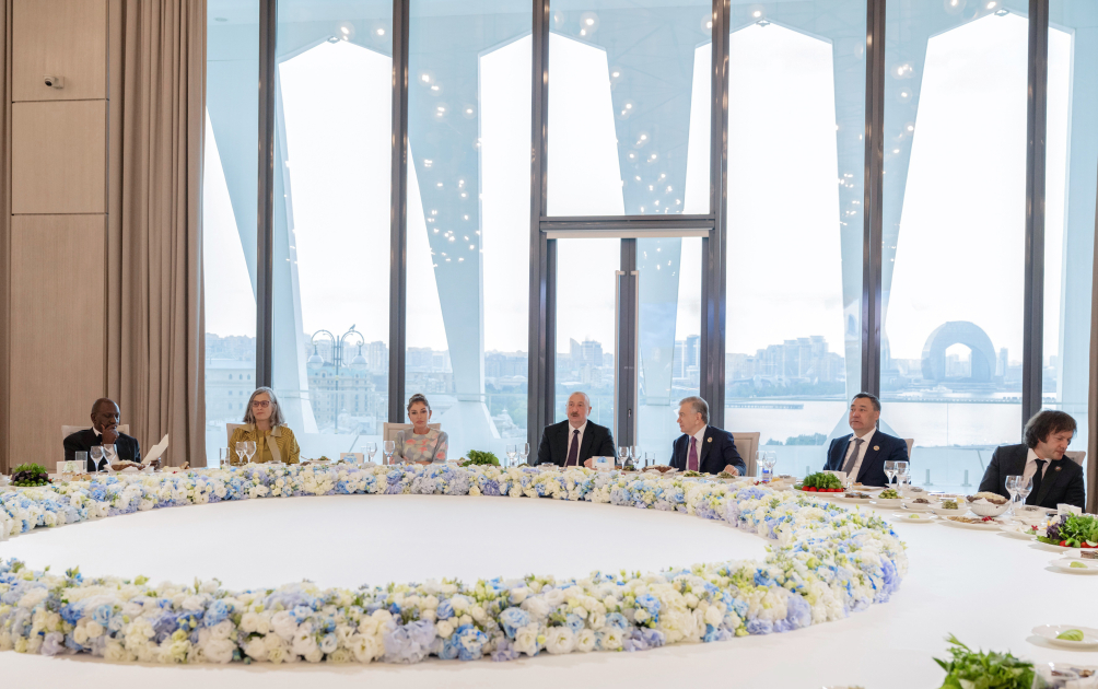 Prezident İlham Əliyevin və Birinci xanım Mehriban Əliyevanın adından WUF13-də iştirak edən dövlət başçılarının və nümayəndə heyətlərinin şərəfinə rəsmi ziyafət verilib (FOTO/VİDEO)