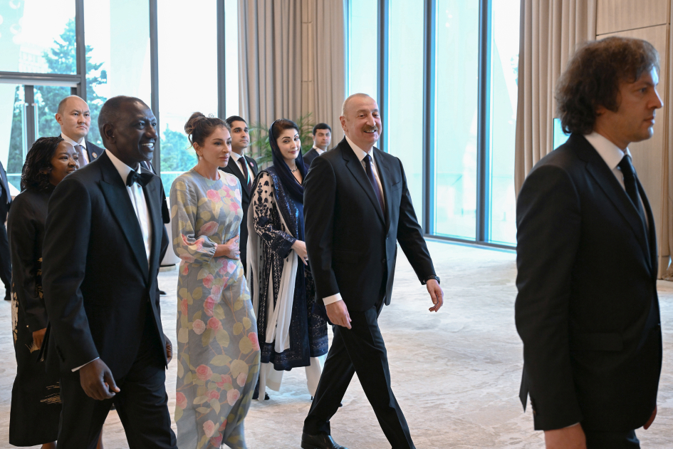 Prezident İlham Əliyevin və Birinci xanım Mehriban Əliyevanın adından WUF13-də iştirak edən dövlət başçılarının və nümayəndə heyətlərinin şərəfinə rəsmi ziyafət verilib (FOTO/VİDEO)