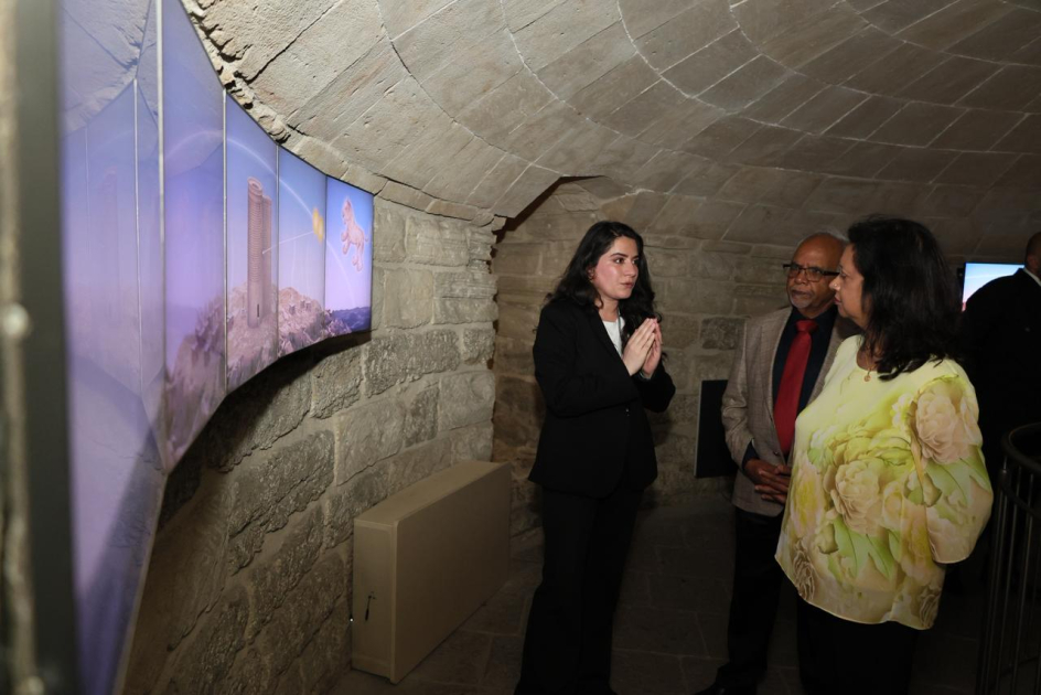 Mavriki Respublikasının Prezidenti İçərişəhərlə tanış olub (FOTO)