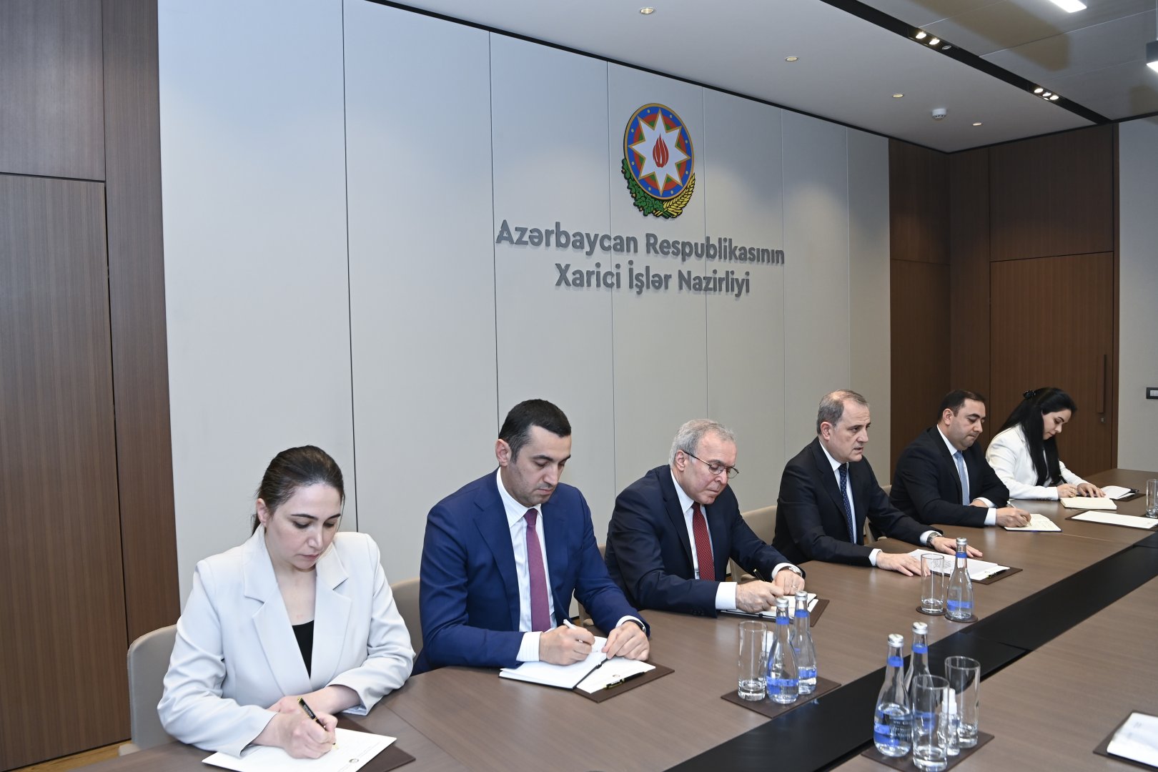 Ceyhun Bayramov Olaf Skuqun rəhbərlik etdiyi nümayəndə heyətini qəbul edib (FOTO)