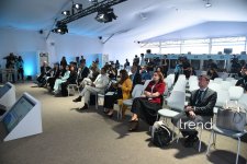 WUF13 çərçivəsində binaların karbonsuzlaşdırılmasına həsr olunmuş sessiya keçirilir (FOTO)