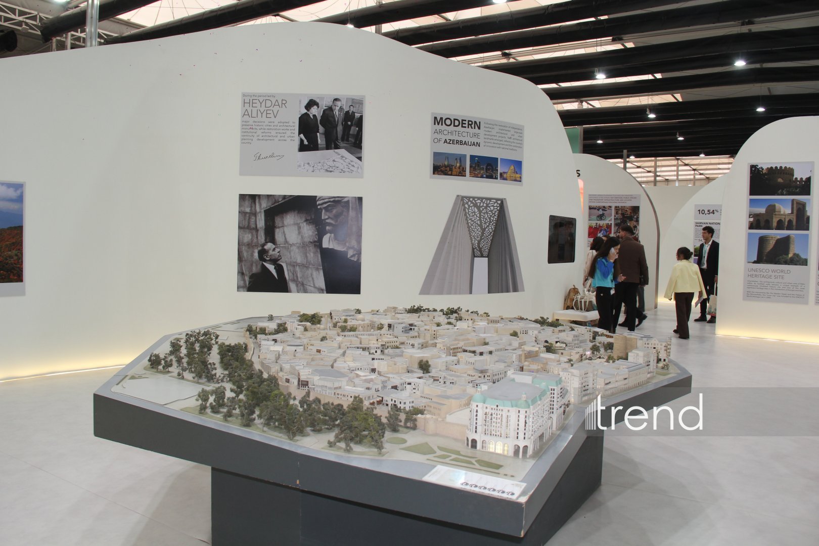 Bakıda WUF13-ün ən kreativ pavilyonları: Qübbələr və ekranlar altında gələcəyin şəhəri (FOTO)