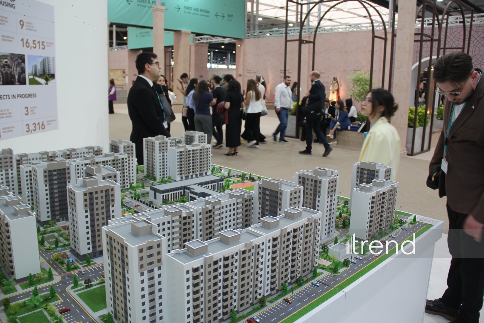 Bakıda WUF13-ün ən kreativ pavilyonları: Qübbələr və ekranlar altında gələcəyin şəhəri (FOTO)
