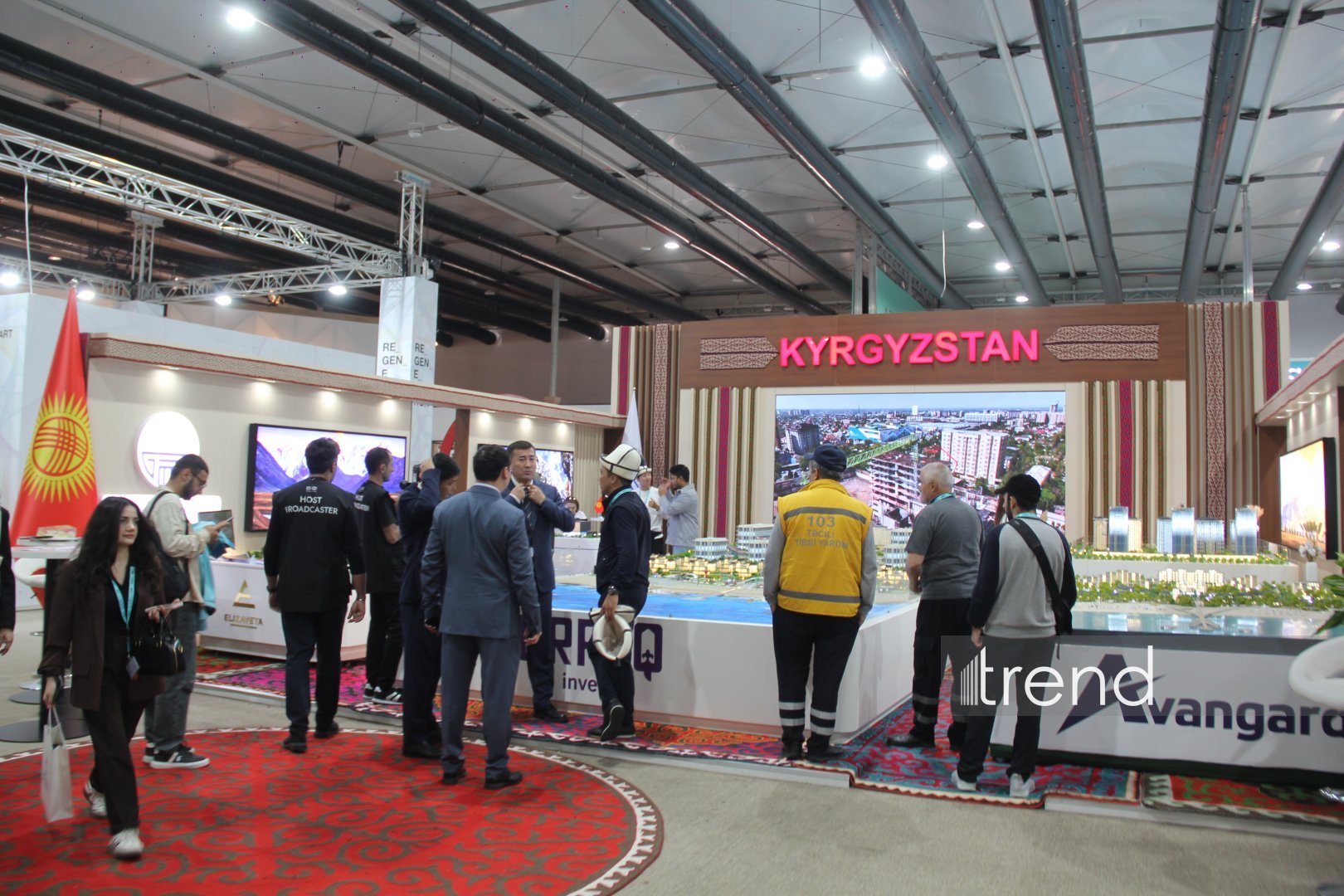 Bakıda WUF13-ün ən kreativ pavilyonları: Qübbələr və ekranlar altında gələcəyin şəhəri (FOTO)