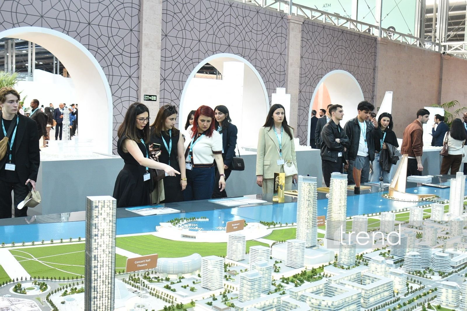 WUF13-də "Baku White City" pavilyonu xarici qonaqların maraq mərkəzindədir (FOTO)
