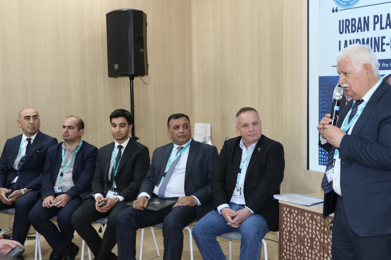 BAMF WUF13-də: minaların şəhərsalmada yaratdığı problemlər müzakirə olundu (FOTO)
