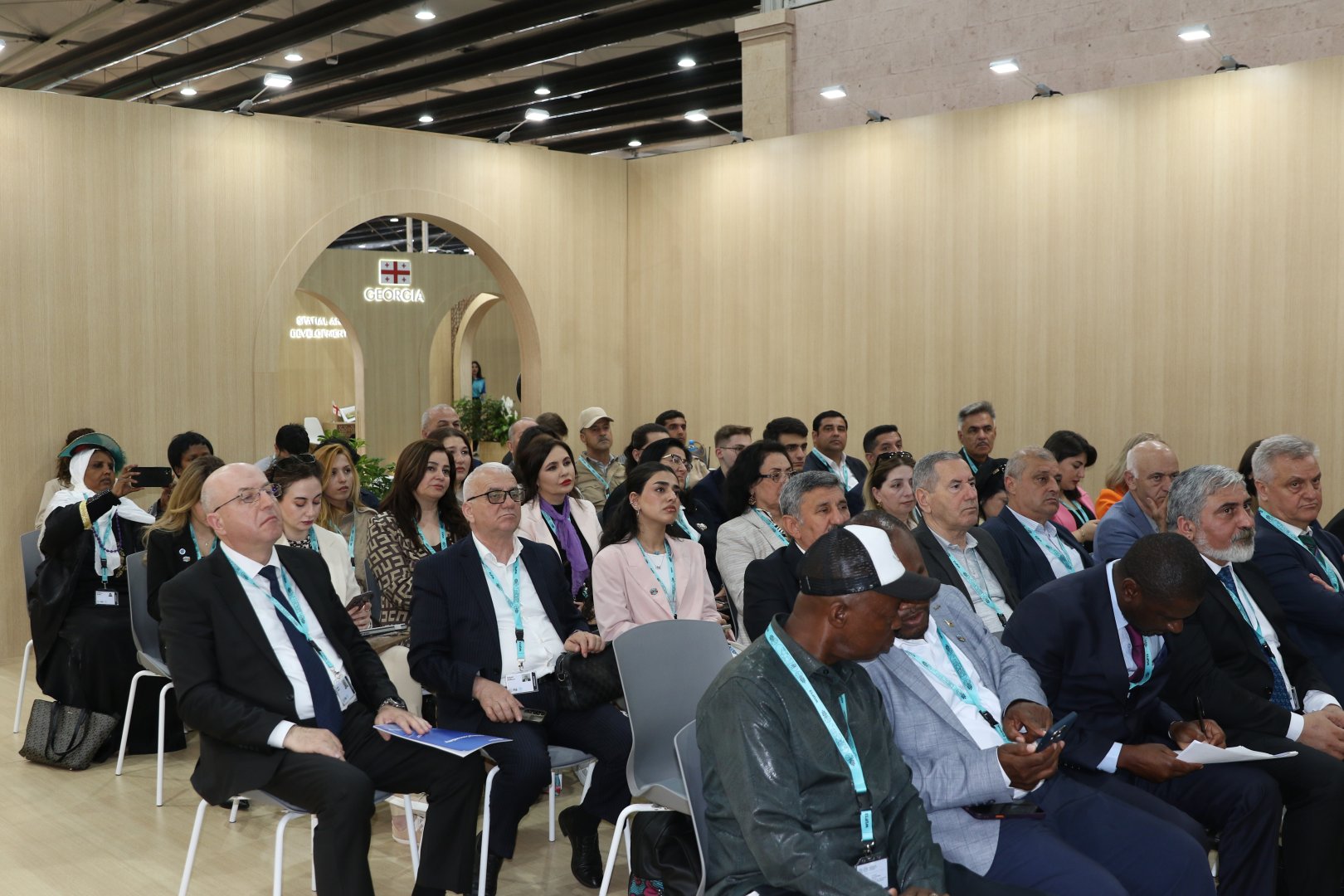 BAMF WUF13-də: minaların şəhərsalmada yaratdığı problemlər müzakirə olundu (FOTO)