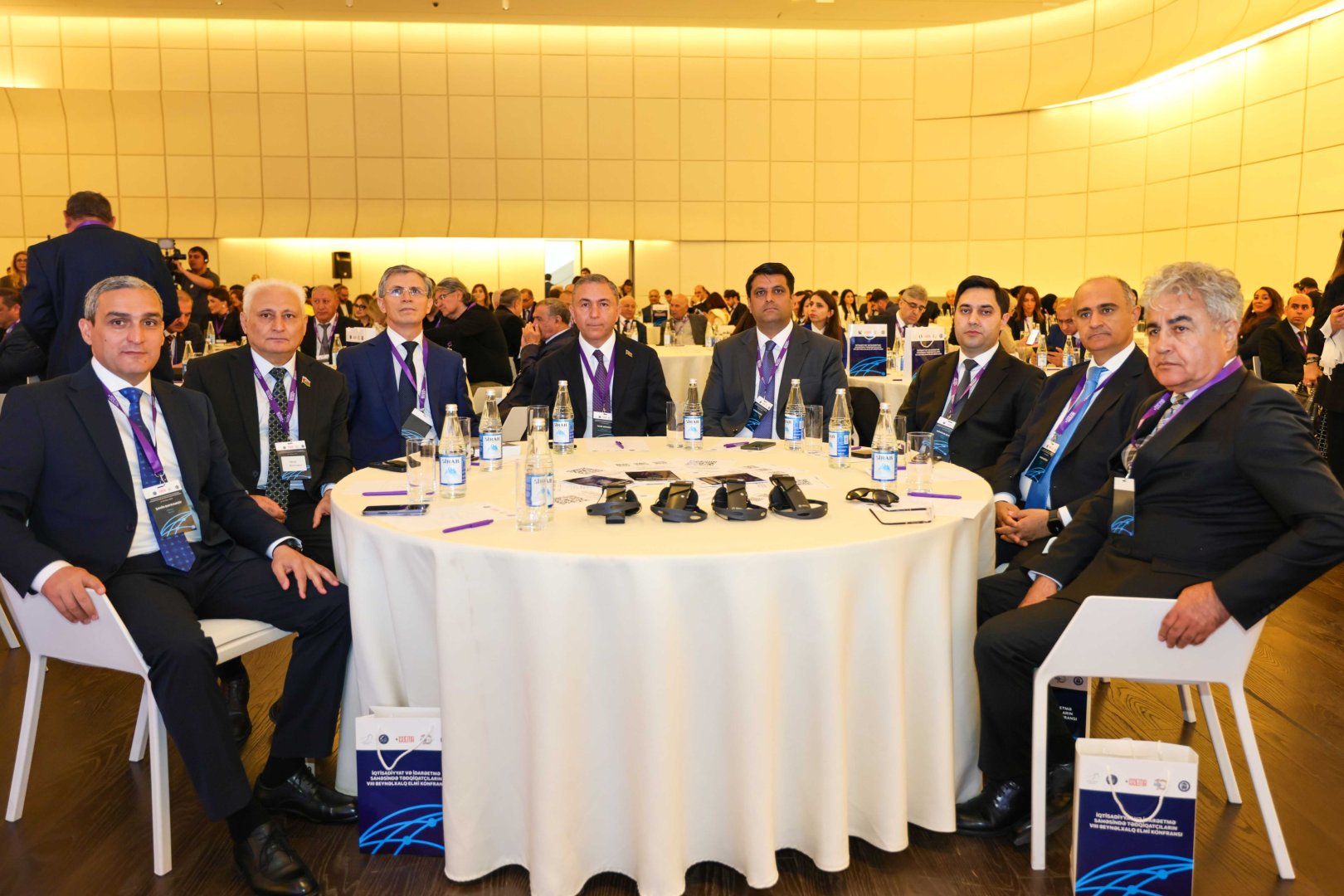 UNEC VIII İqtisadiyyat və İdarəetmə Sahəsində Tədqiqatçıların beynəlxalq elmi konfransı öz işinə başlayıb (FOTO)