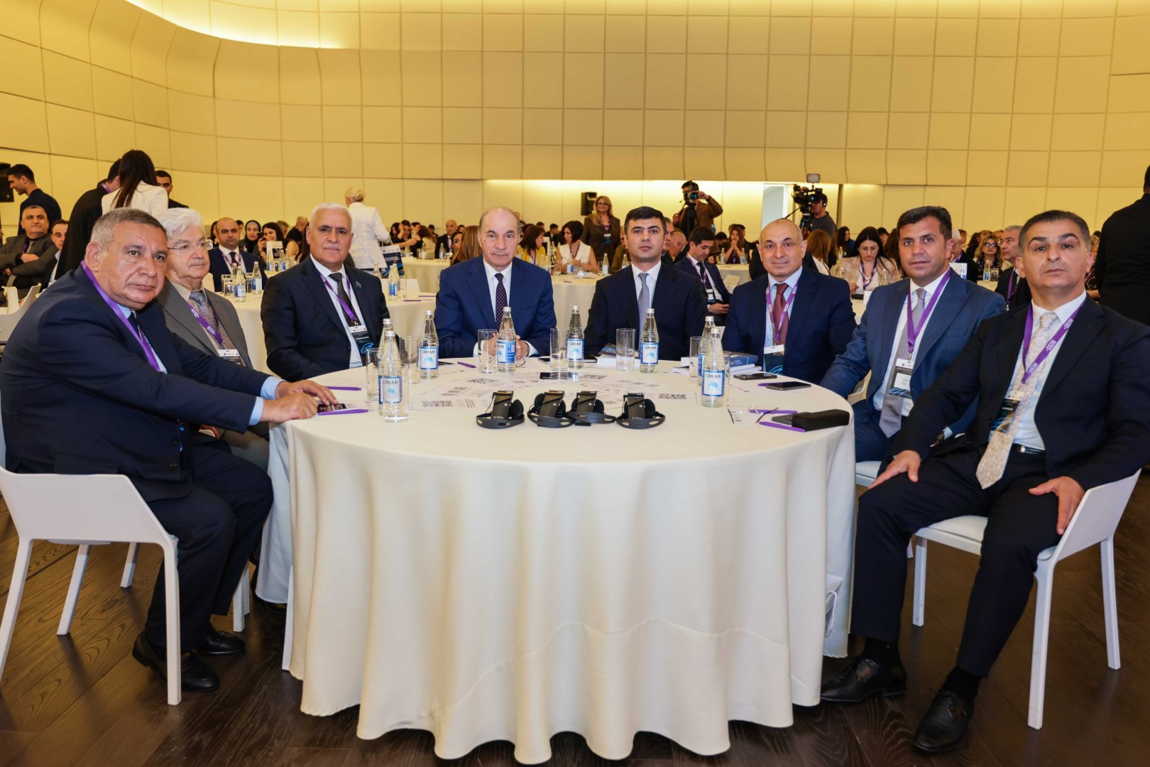 UNEC VIII İqtisadiyyat və İdarəetmə Sahəsində Tədqiqatçıların beynəlxalq elmi konfransı öz işinə başlayıb (FOTO)