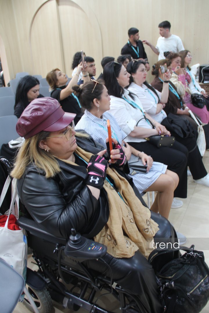 WUF13: İnklüziv şəhər pandus və liftlərdən başlamır - Aydın Xəlilov (FOTO)