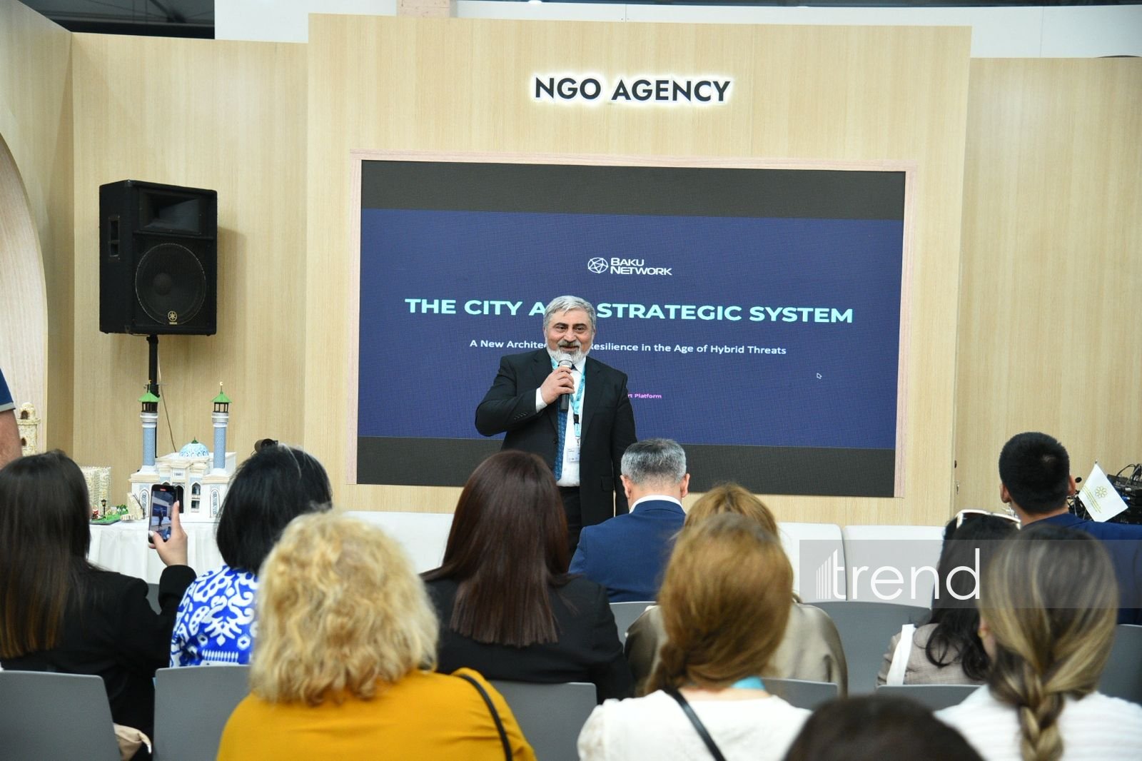 Baku Network WUF13-də: ekspertlər hibrid təhdidlər şəraitində şəhərlərin gələcəyindən danışıblar (FOTO)