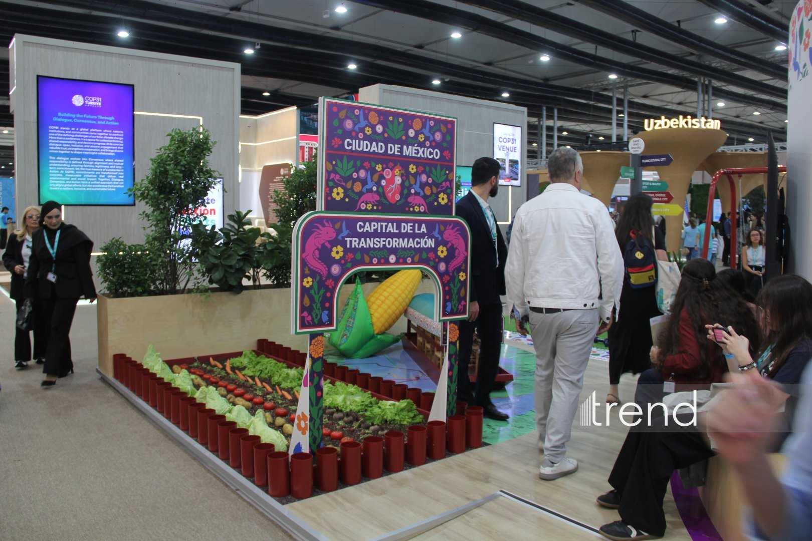 WUF13 - Gələcəyin şəhərlərinin forumu incəsənət və mədəniyyət ocağına çevrilib (FOTO)